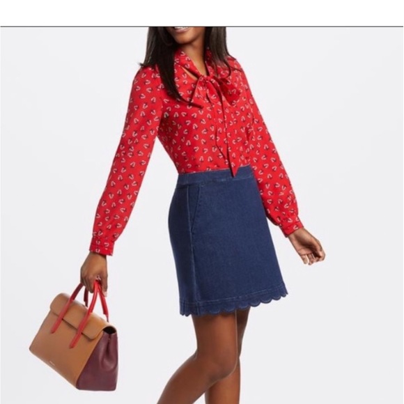 Draper James Lipstick Tie Neck Blouse in Lipstick Red Floral, Size XSmall - Picture 16 of 16